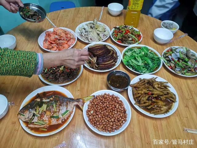 深圳市宝安区新致美为员工举办生日聚餐